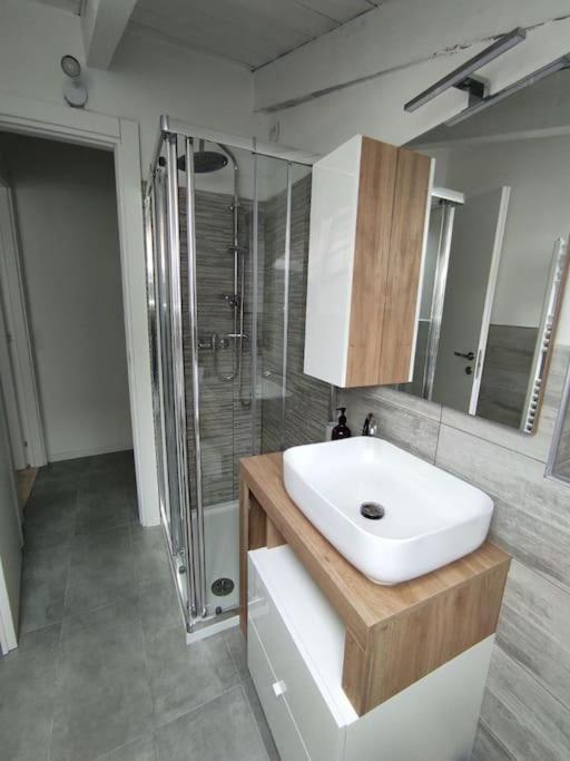 Appartamento Free Parking Tiny House Wifi Netflix 15 Minuti Dal Duomo Milano Esterno foto