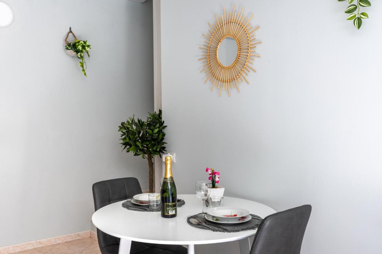 Appartamento Free Parking Tiny House Wifi Netflix 15 Minuti Dal Duomo Milano Esterno foto